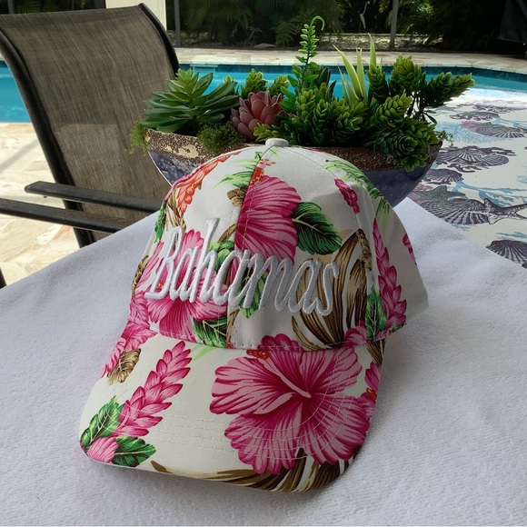 Adorable Hibiscus Bahamas Baseball Style Cap.  NWOT - Picture 5 of 6